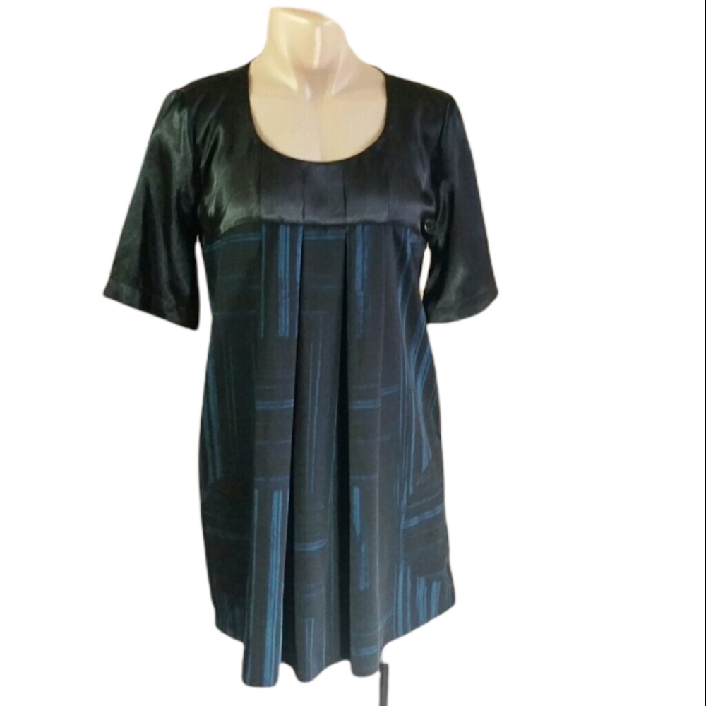Metro Blue Black Half Sleeves Pleated Geometric